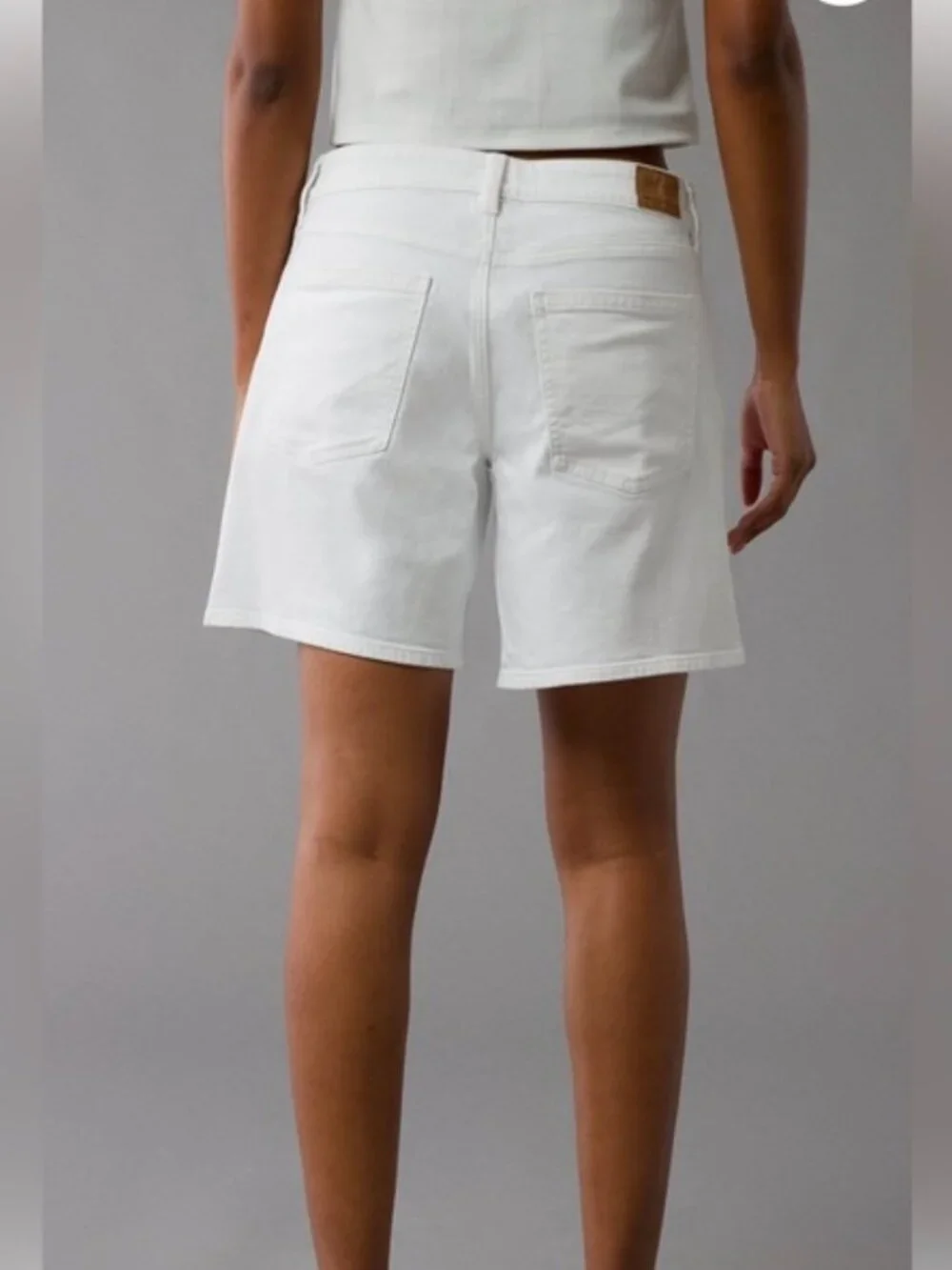 American Eagle Low Rise Baggy White Denim Shorts Size 8 NWOT